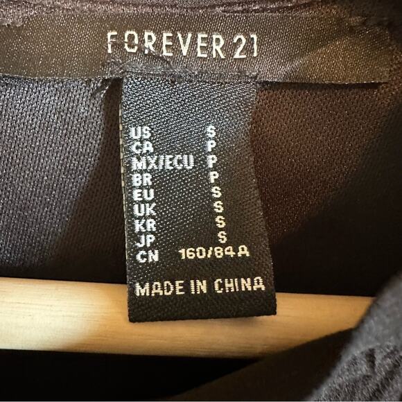 Forever 21 woman’s dress small black long sleeve - Picture 7 of 7